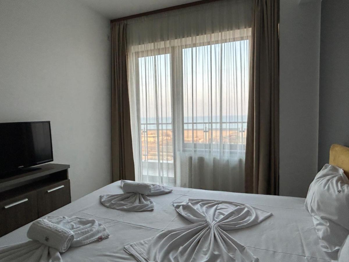 Catalina Summerland Apartaments Mamaia Nord Exterior photo